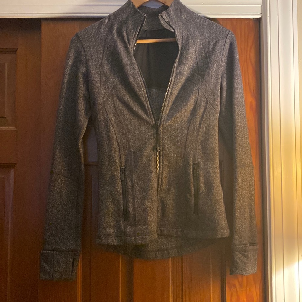 lululemon size small, black and grey zip up